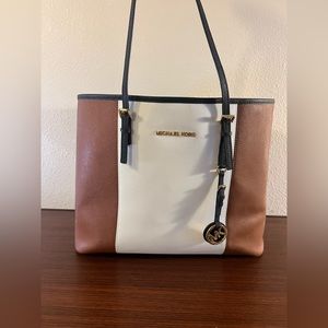 Michael Kors - Jet Set Travel Large Logo Tote Bag